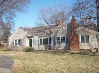 136 NE Briarcliff Rd, Kansas City, MO 64116