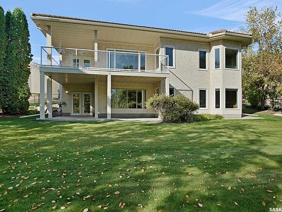 3rd image of 322 Collins CRESCENT