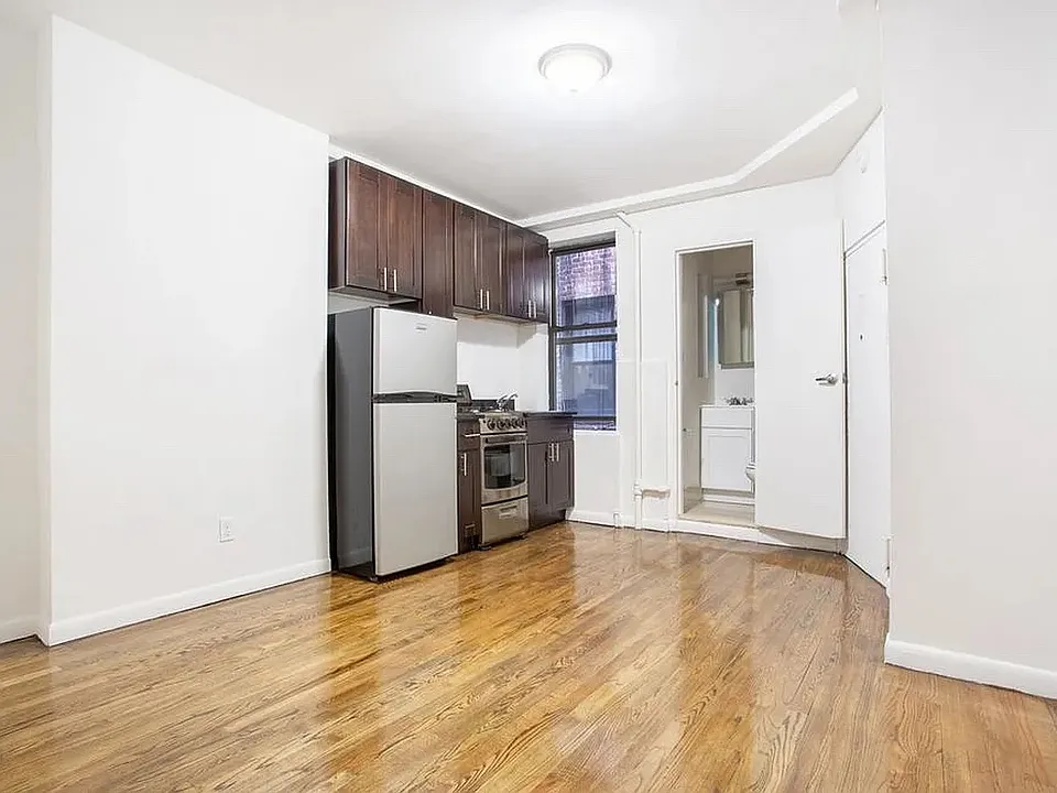 309 E 61st St #13