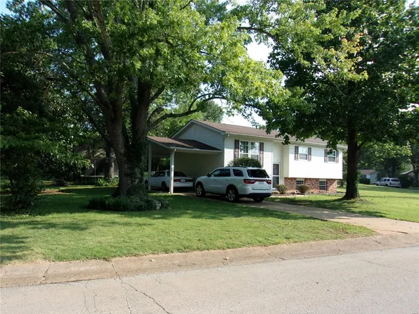 201 E Hillside Dr, Farmington, MO 63640