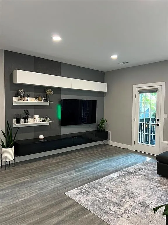 3 bed, 3.0 bath, 1636 sqft, $2,500 — Photo 2