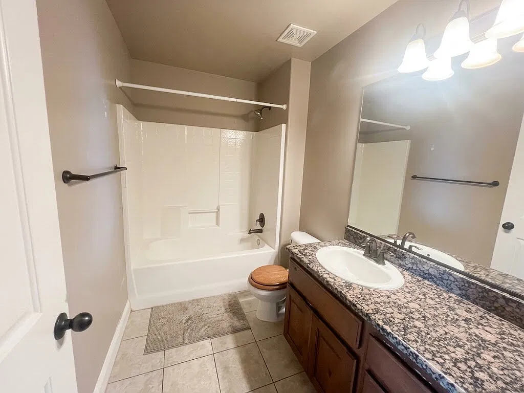 3 bed, 2.5 bath, 1551 sqft, $1,625 — Photo 4