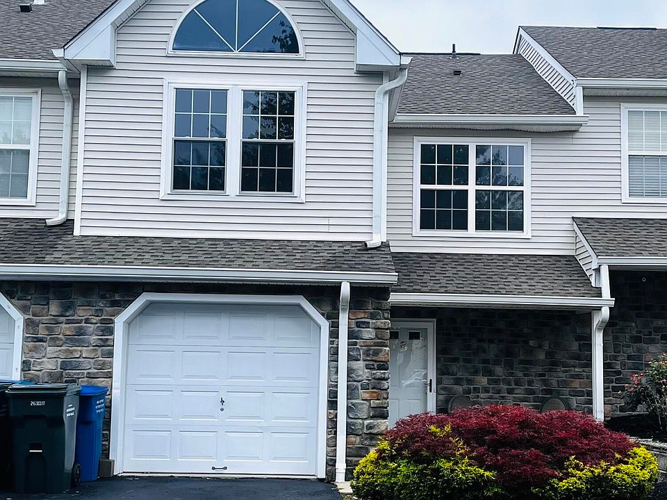 1st image of 8 Buford Ct