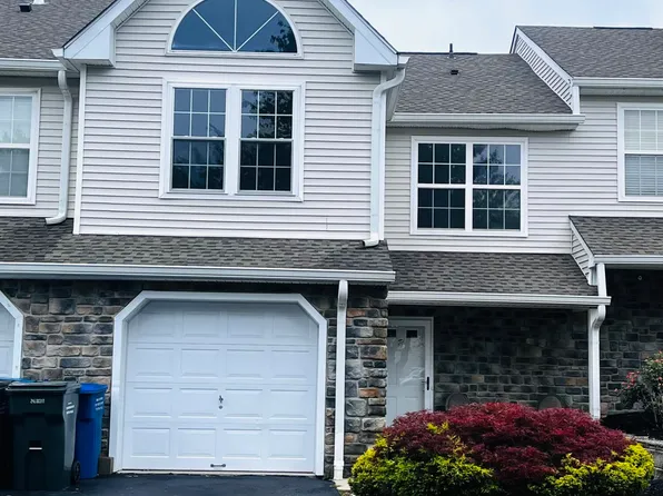 8 Buford Ct, Tinton Falls, NJ 07753