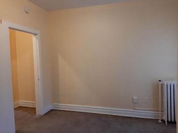 5th image of 111 Memorial Dr APT 8
