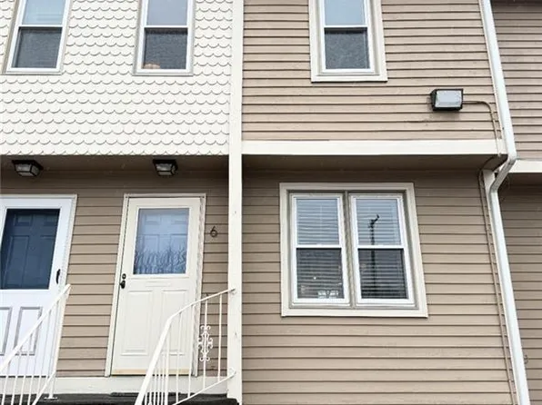 3399 Post Rd APT 6, Warwick, RI 02886