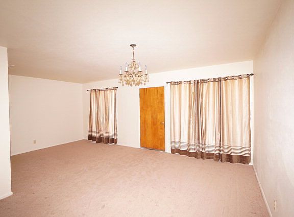 2nd image of 407 E 42nd St