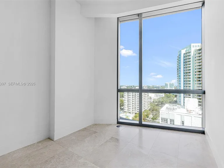175 SE 25th Rd #1203 — Photo 7