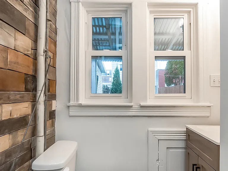 716 W Cedar St — Photo 12