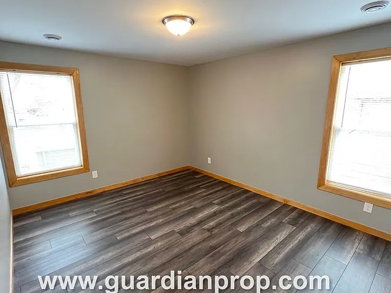 1783 Dayton Avenue — Photo 23