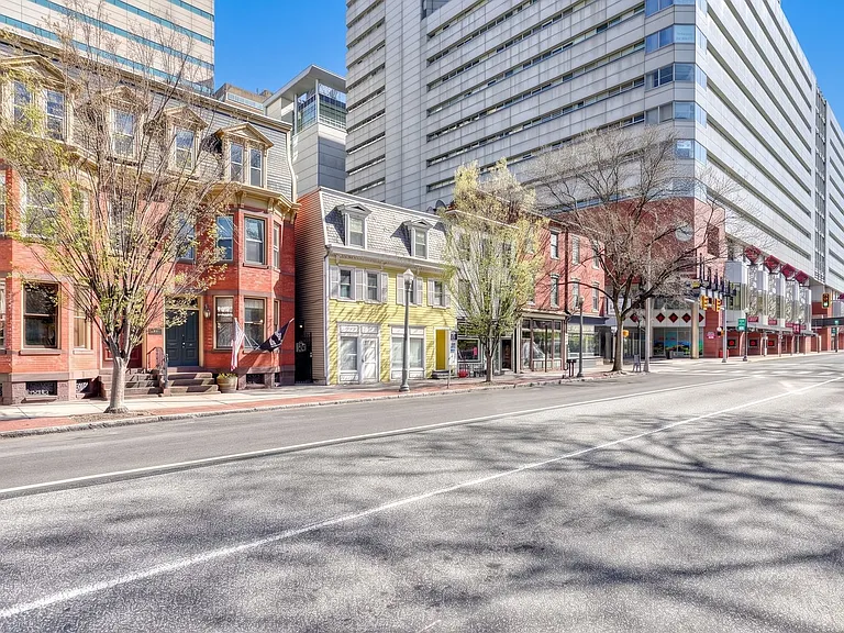 411-411 1/2 Walnut St — Photo 20