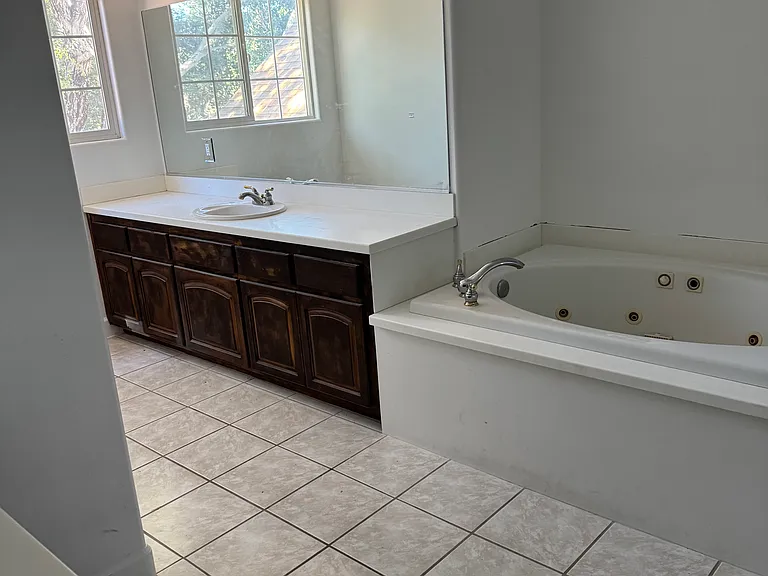 1915 Old Mission Dr — Photo 11