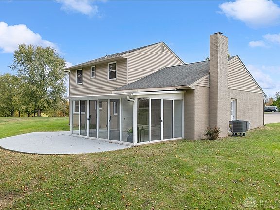 5th image of 807 Linkhart Rd