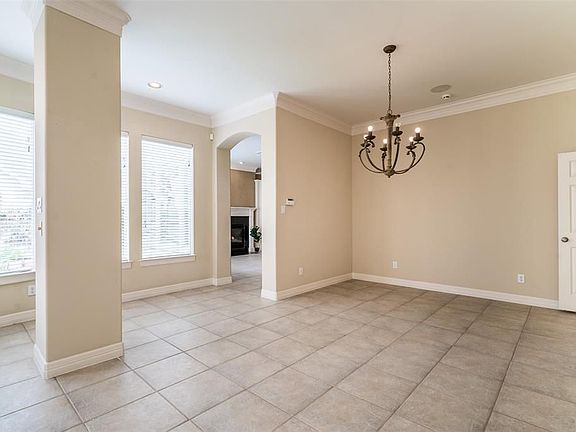 5th image of 1119 Gardencrest Ln