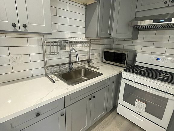 2nd image of 19218 Tranbarger St