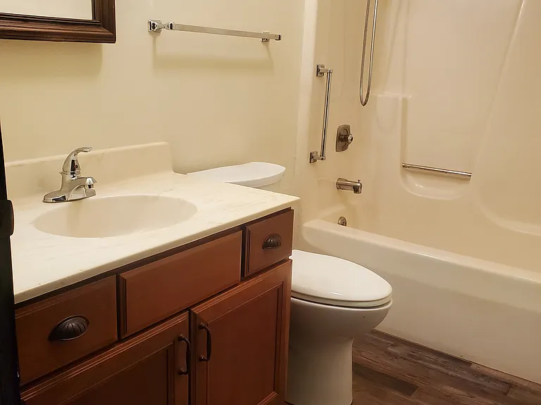 418 W Ormsby St #112 — Photo 6