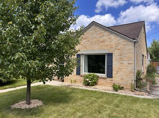 4242 S Lenox St, Milwaukee, WI 53207