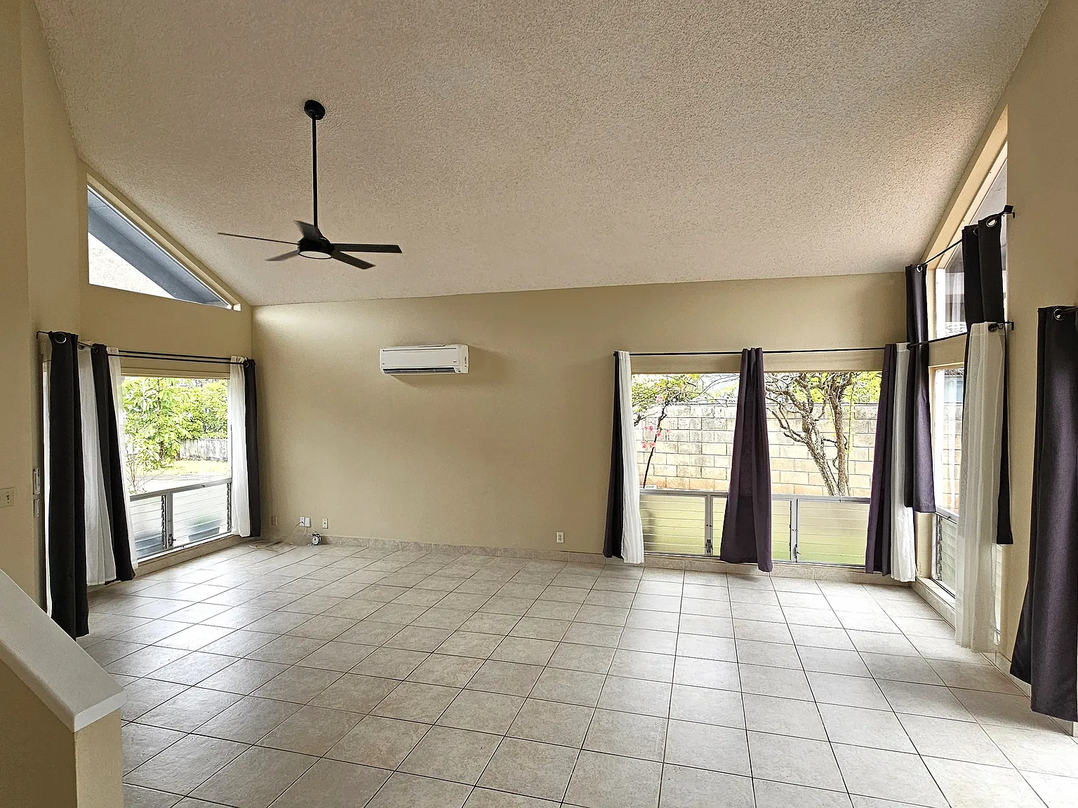 3 bed, 1562 sqft, $5,100 — Photo 2