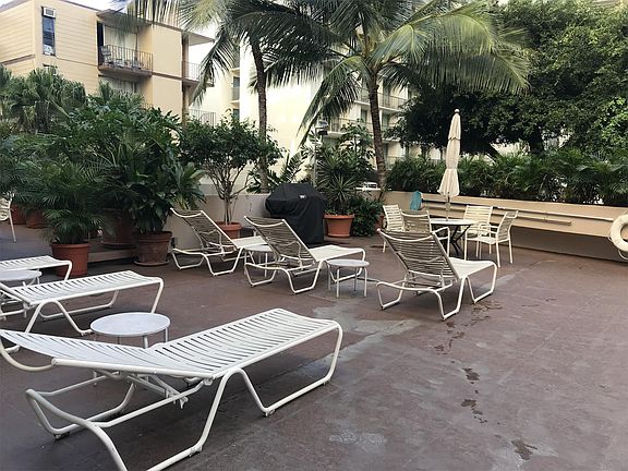 2nd Floor Deck - BBQ and Pool