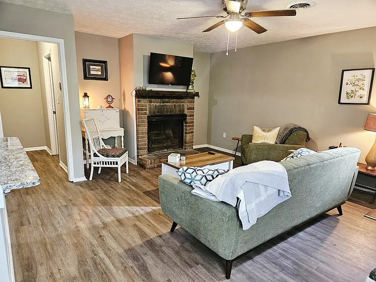 1330 White Oak Dr #1332 — Photo 6