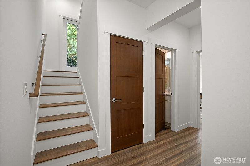 4th image of 4812 S Frontenac Street