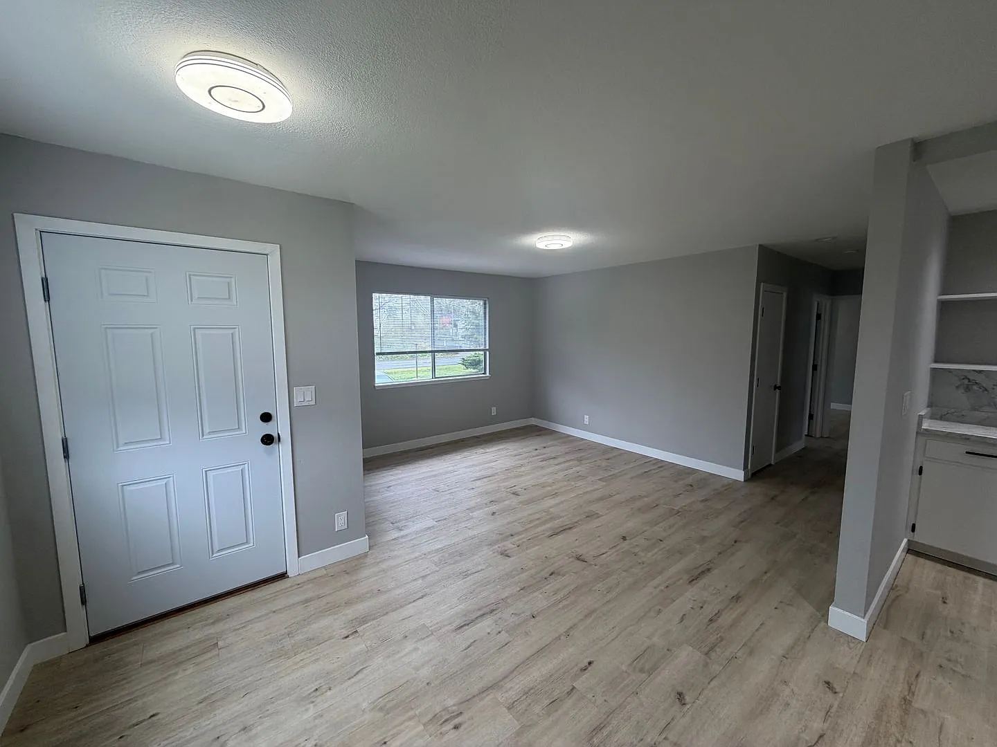 TAC T Carlyle Apartments — Photo 3