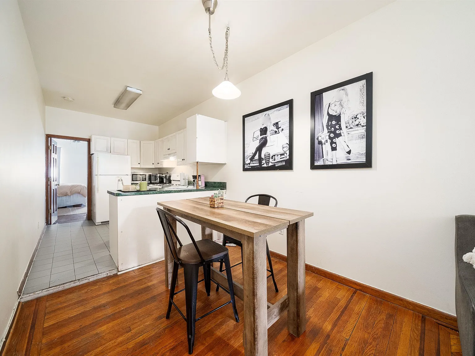 2 bed, 1.0 bath, 710 sqft, $3,400 — Photo 4