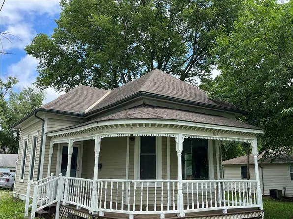 107 S Delaware St, Butler, MO 64730