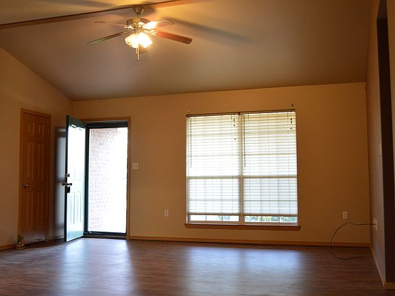 5th image of 114 Willow Oak Dr