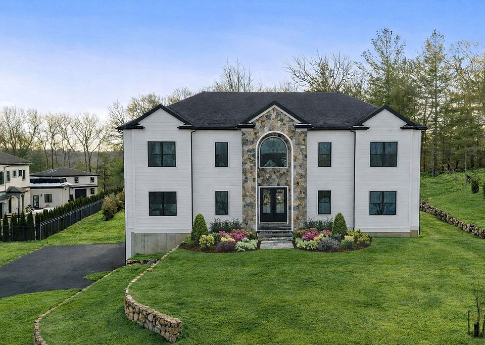 1st image of 12 Couture Way