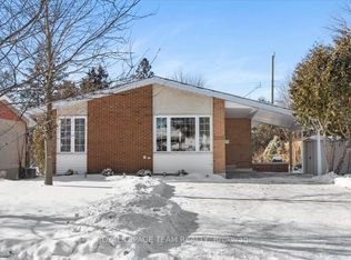 2226 Tawney Rd #B, Ottawa, ON K1G1C6