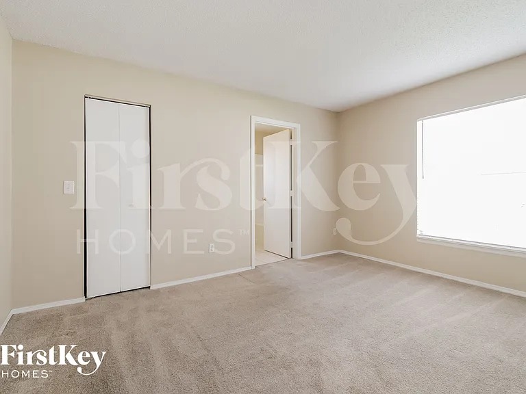 541 Albatross Dr — Photo 7