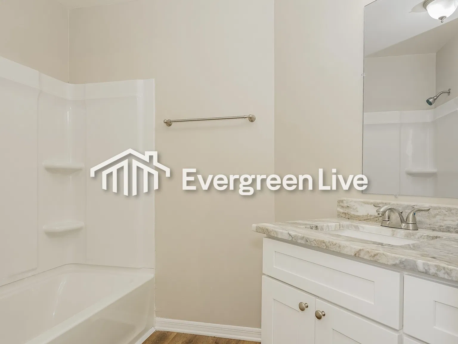 3 bed, 2.0 bath, 1923 sqft, $1,895 — Photo 3