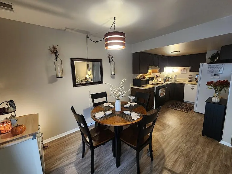 112 S Jackson Blvd — Photo 10