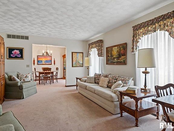 5th image of 2 Linda Ln