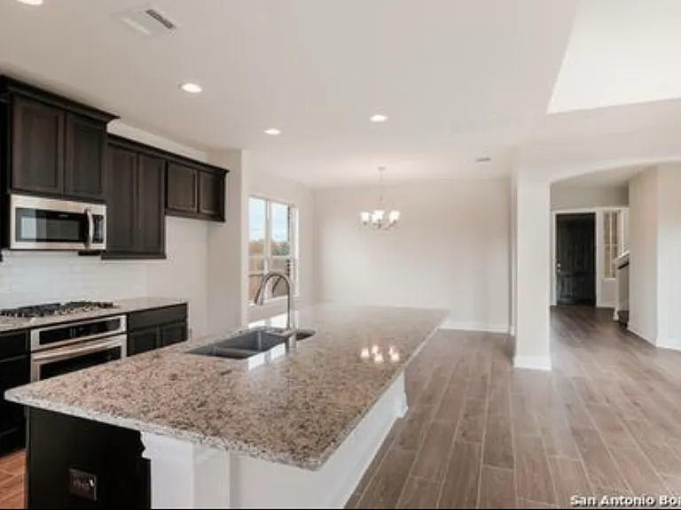 8232 Scarlet Gaura — Photo 12