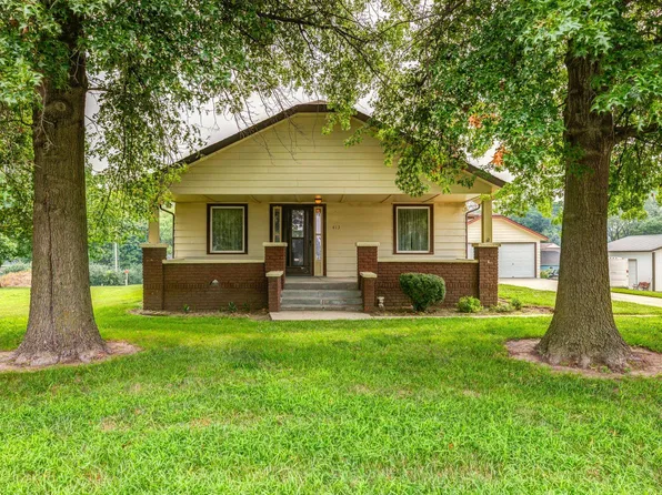 413 N High St, Clyde, KS 66938