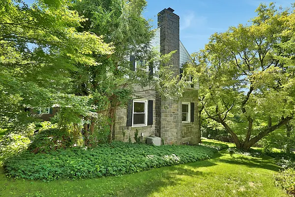 Sold by Trebach Realty | media 18