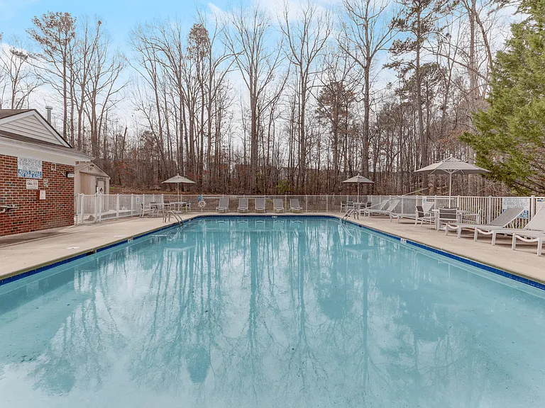 Forest Glen Apartments — Photo 1