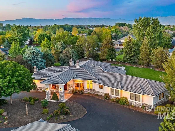 8295 W Blackberry Ct, Boise, ID 83709