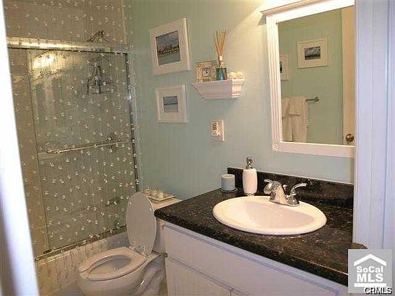 3rd image of 1725 Loma Ave Unit 11