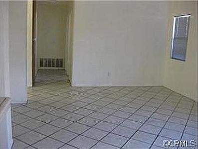 4th image of 3183 Vermont Dr