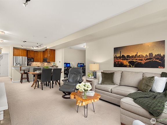 4th image of 18707 SE Newport Way #412