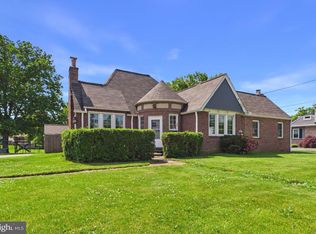 2266 Sunset Ln, York, PA 17408
