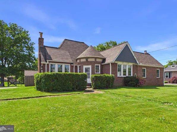 2266 Sunset Ln, York, PA 17408