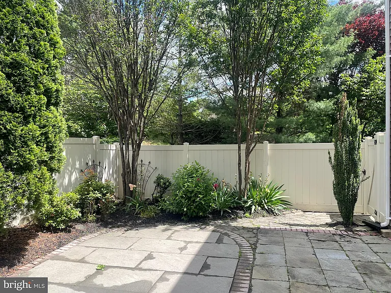 20389 Radcliff Ter — Photo 33