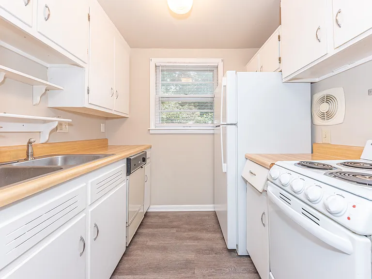 605 Snyder Ave #2 — Photo 12