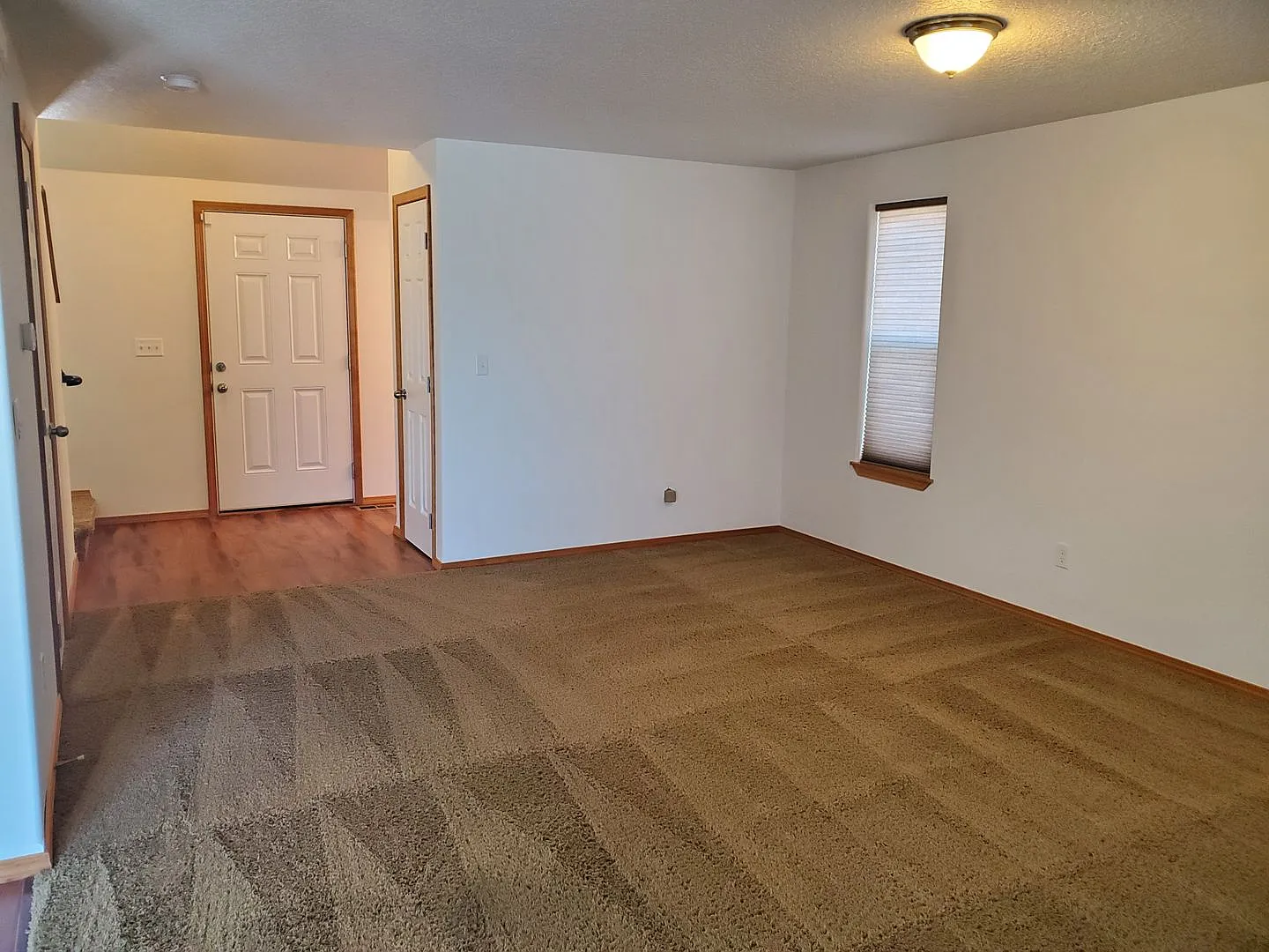 3-Bedroom House in Newberg — Photo 2