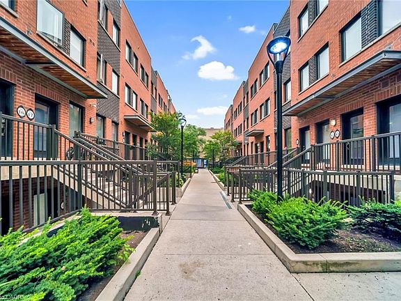 4th image of 869 Wilson Ave #29