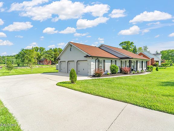 4th image of 3005 E Emory Rd